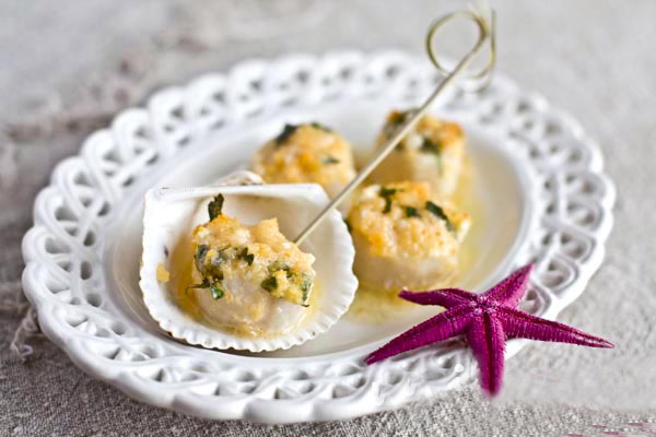 Как вкусно приготовить гребешок в раковине с икрой в духовке? Как вкусно приготовить гребешок в раковине с икрой в духовке?