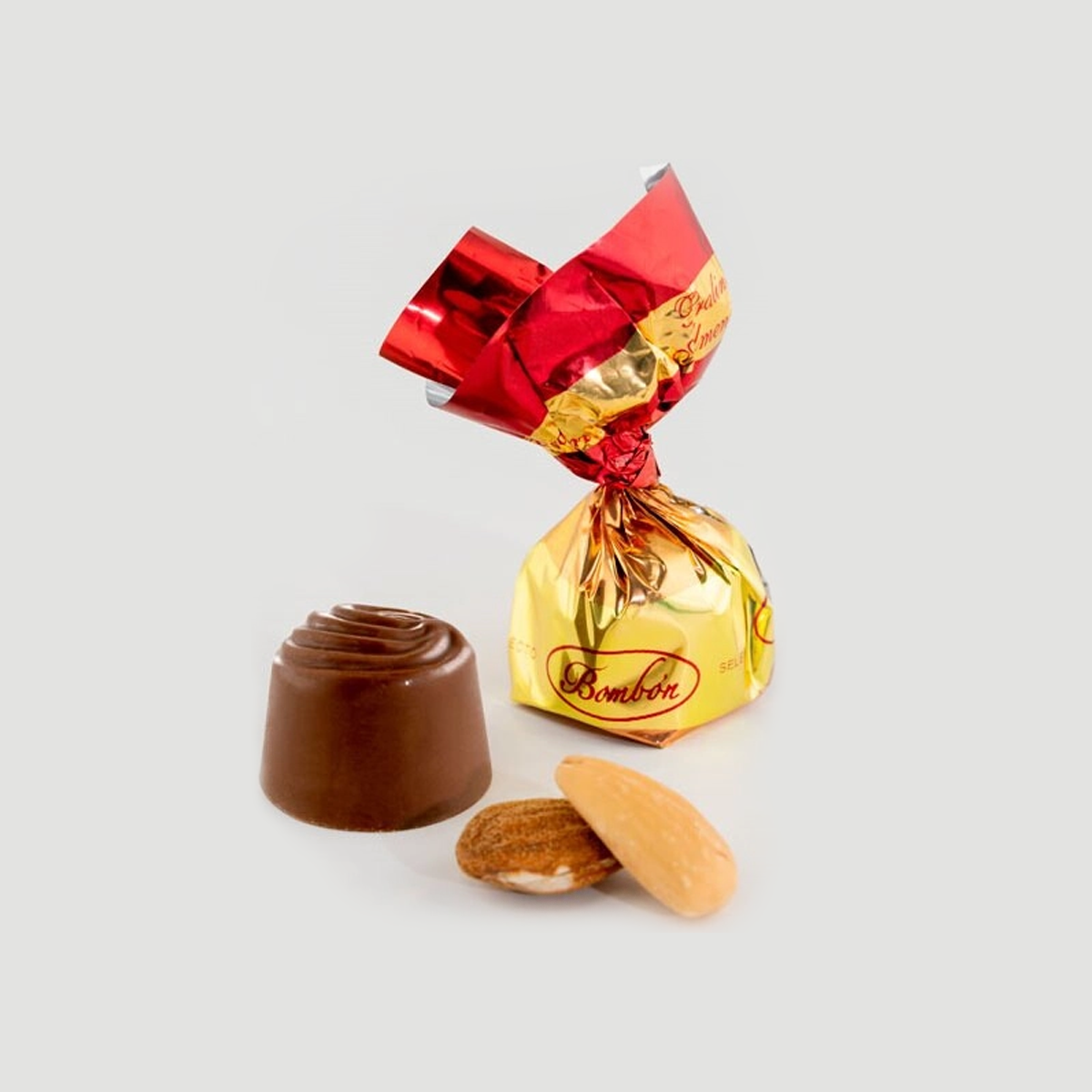 Конфеты из молочного шоколада с пралине из миндаля 100г