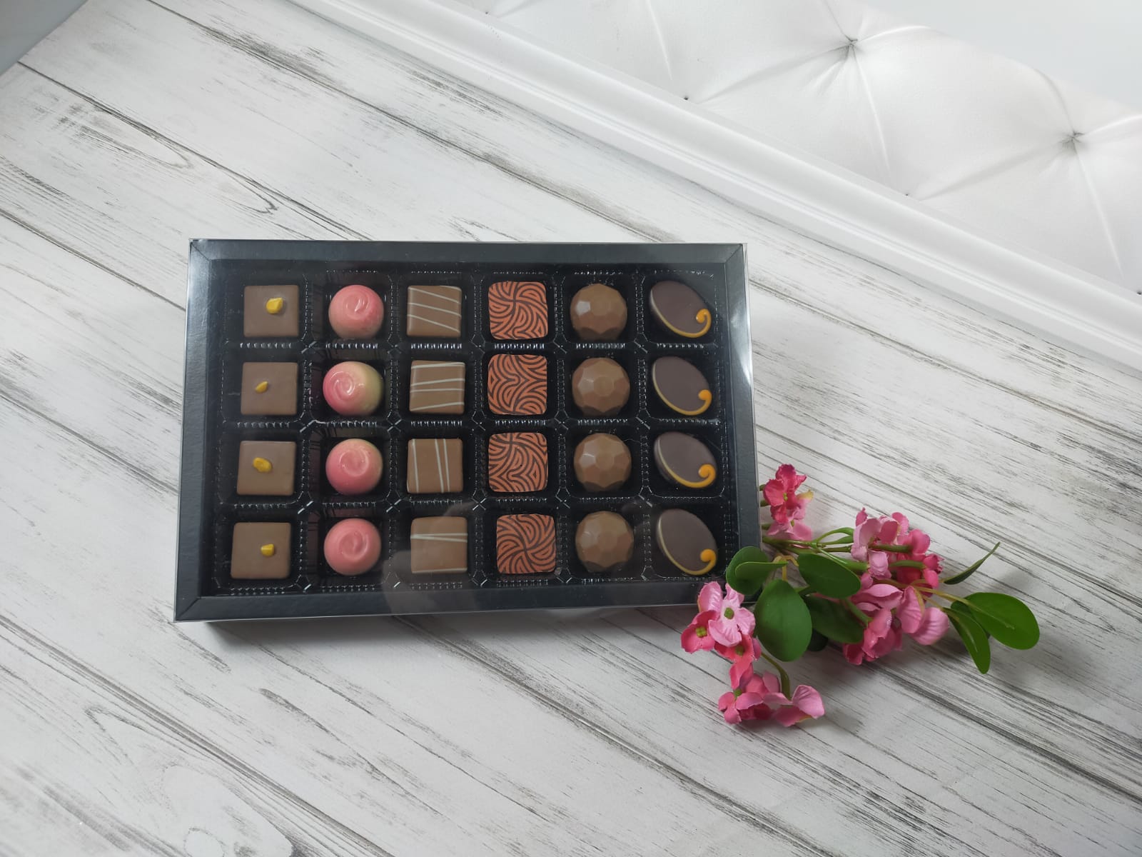 Конфеты ручной работы ассорти из темного и молочного шоколада 315 г