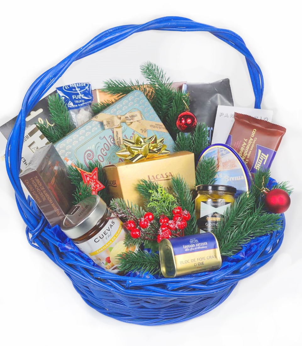 Новогодняя корзина с продуктами "Праздничный вечер"