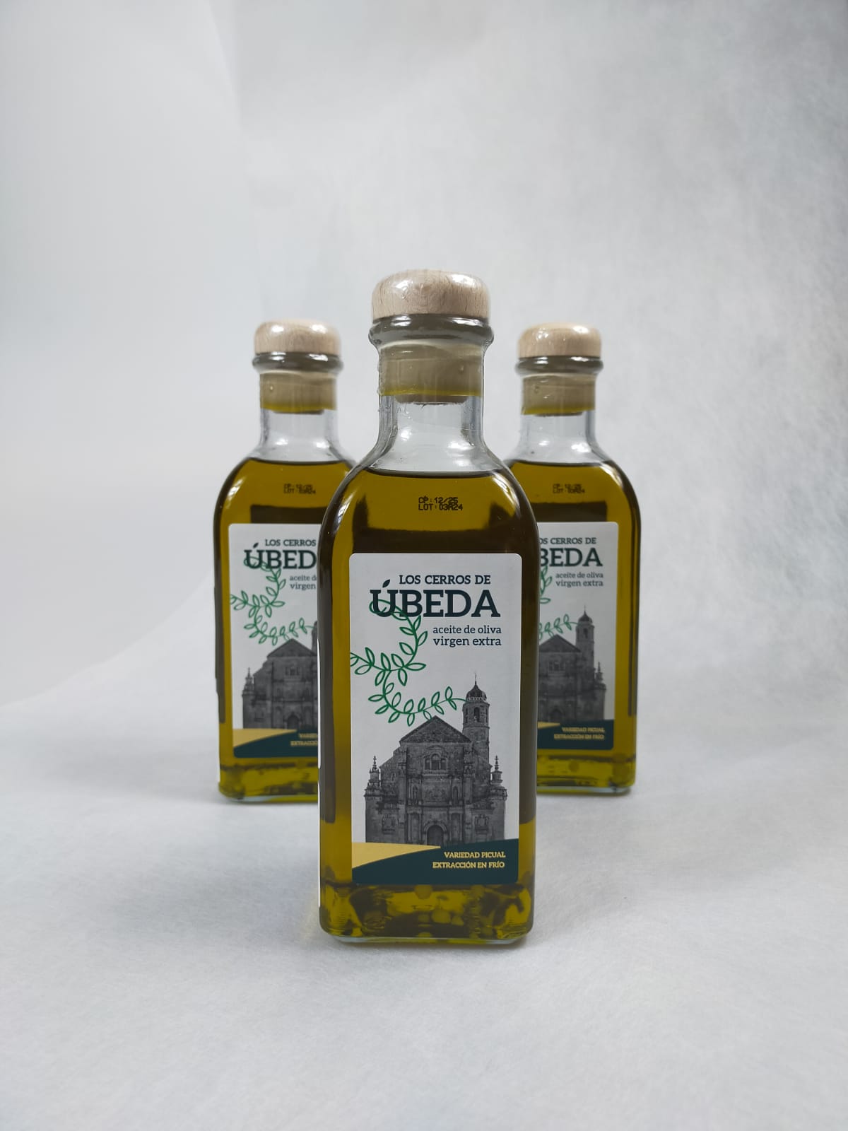 Масло оливковое E.V. Ubeda Пикуаль бутылка с пробкой