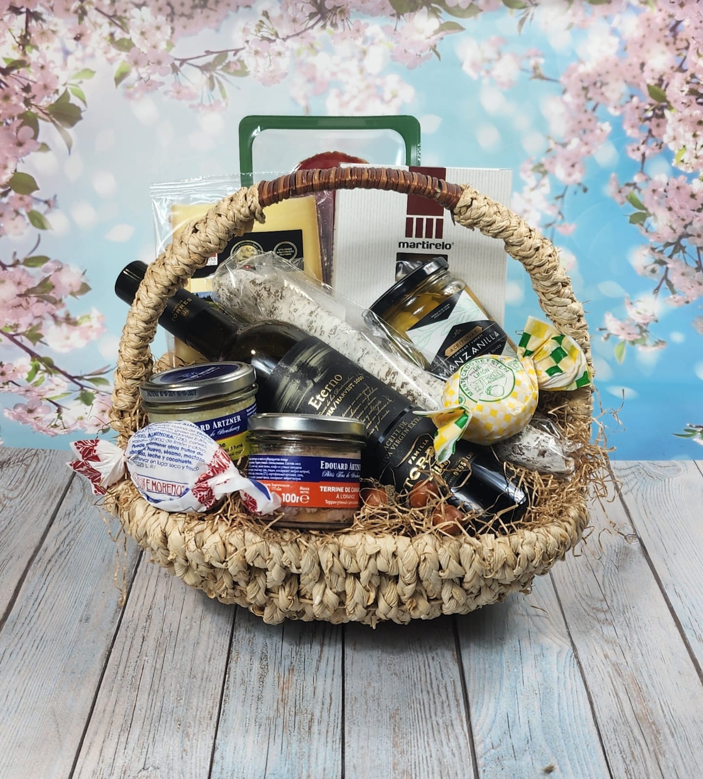 Подарочная корзина деликатесная "Старый свет"