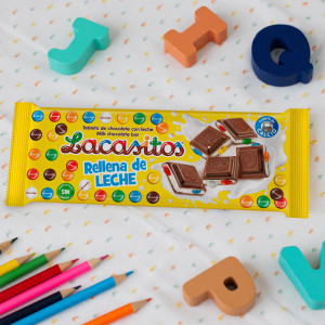 Молочный шоколад со сливочной начинкой и драже в цветной сахарной глазури 100 гр