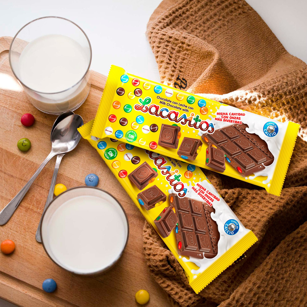 Молочный шоколад с драже из молочного шоколада в сахарной глазури 100 гр