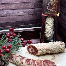 Колбаса Кабан с перцем в панировке из пармезана