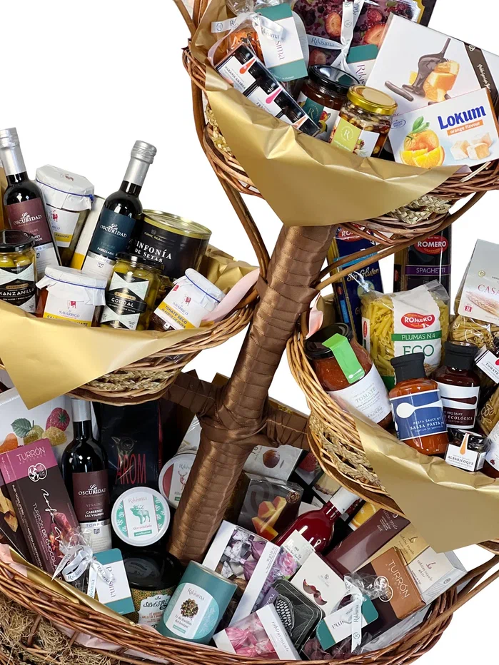 Подарочные корзины деликатесов премиум "Совершенство"