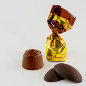 Конфеты из молочного шоколада с трюфельной начинкой 100г