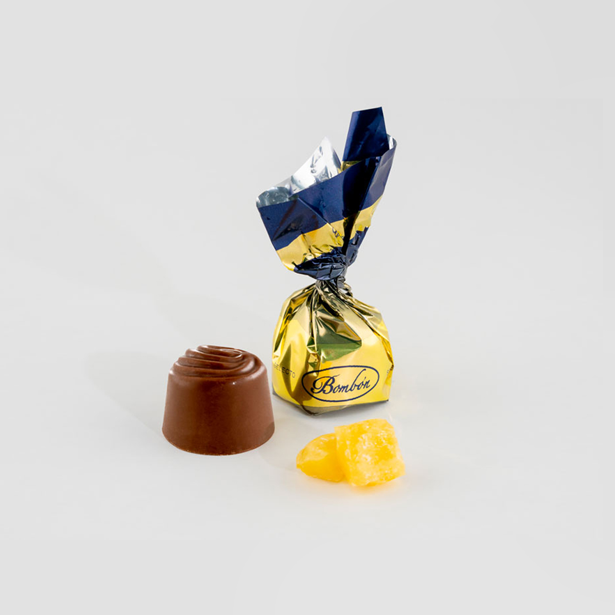 Конфеты из молочного шоколада с карамельной начинкой 100г