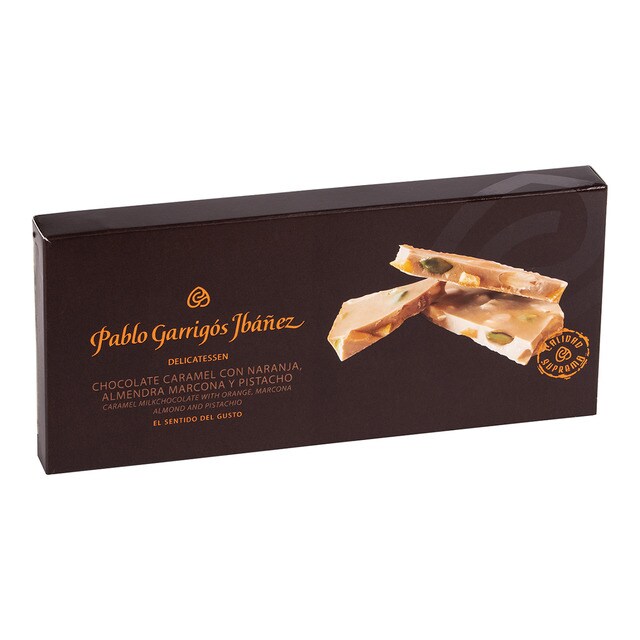 Карамельный шоколад с апельсином, миндалём Маркона и фисташками