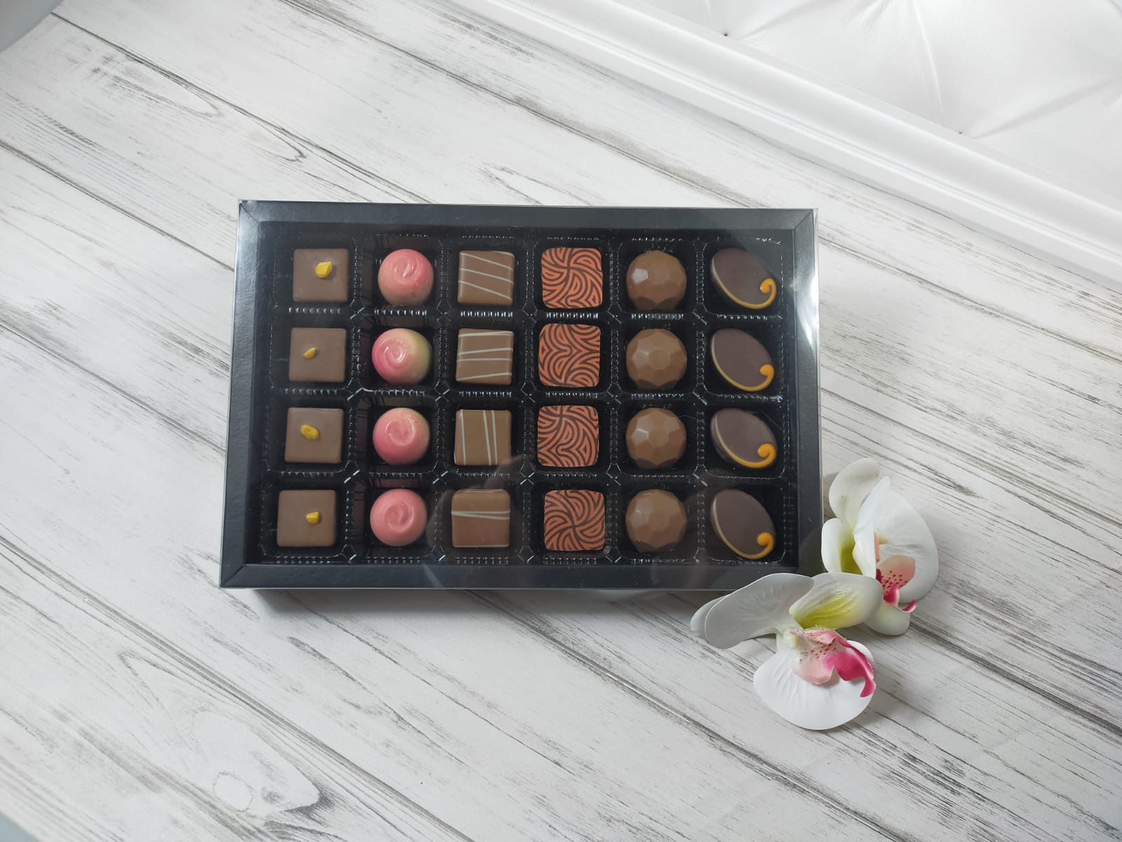 Конфеты ручной работы ассорти из темного и молочного шоколада 315 г