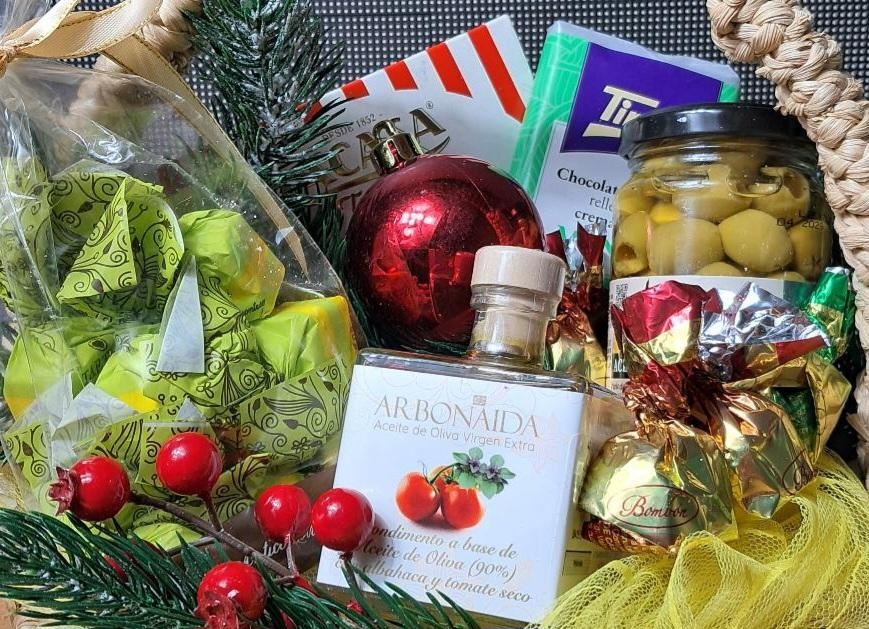Новогодняя подарочная корзина "Зимнее утро"