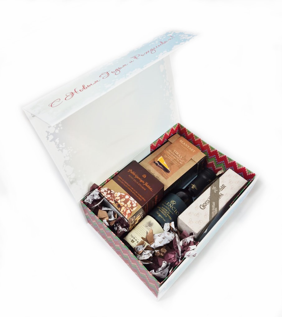 Новогодний продуктовый набор "Семейное наслаждение"