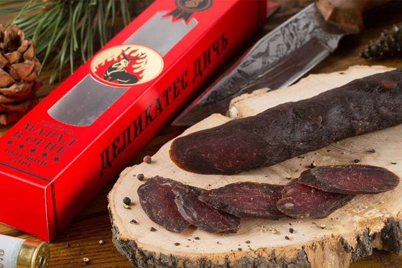 Колбаса Марал в огне сыровяленая, в подарочной упаковке