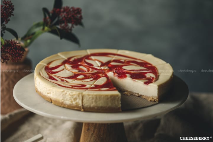 Чизкейк New - York с клубникой суфле творожное