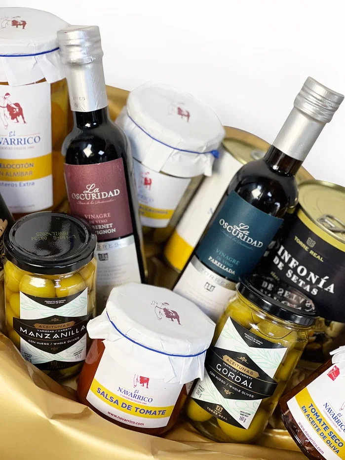 Подарочные корзины деликатесов премиум "Совершенство"