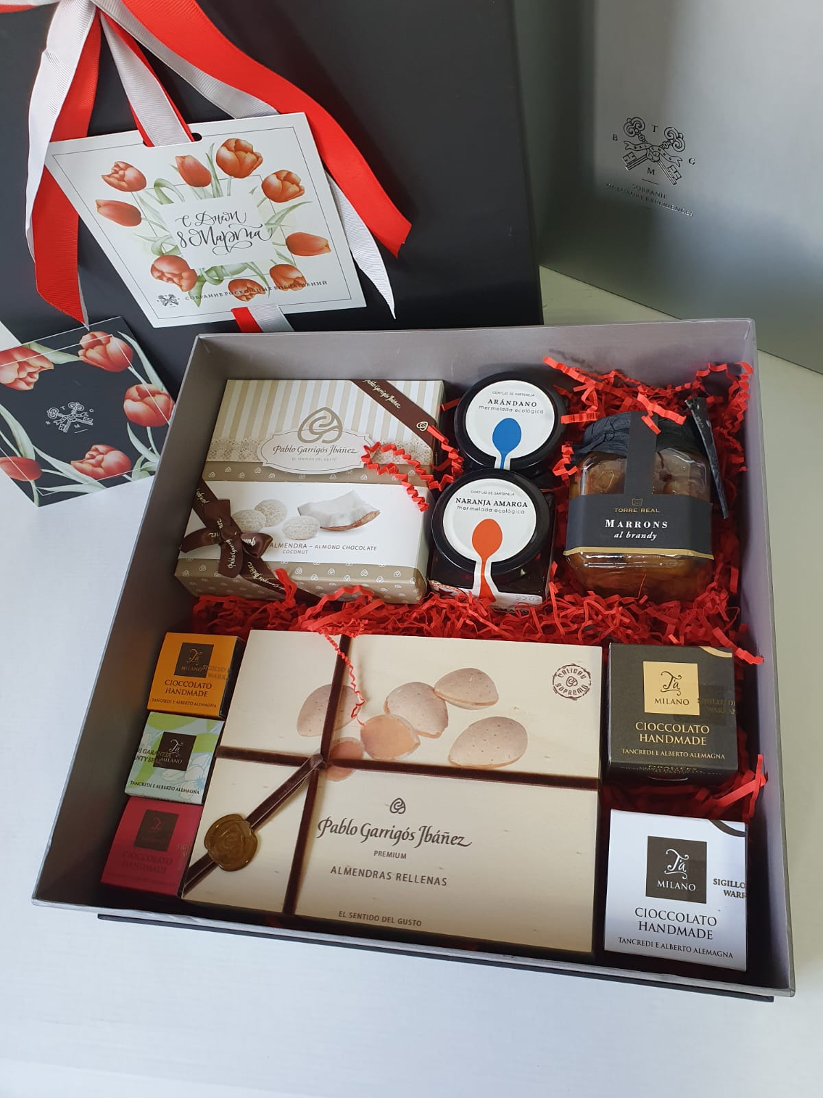 Корзина продуктовая на 8 Марта "Вкус весны"