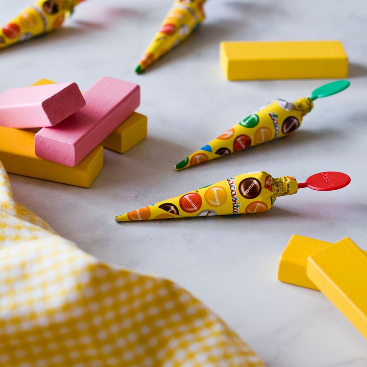 Набор зонтики с драже из молочного шоколада в сахарной глазури 5*11 гр