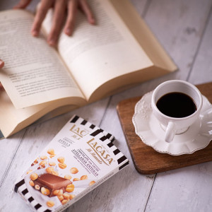 Молочный шоколад с цельным фундуком 100 гр