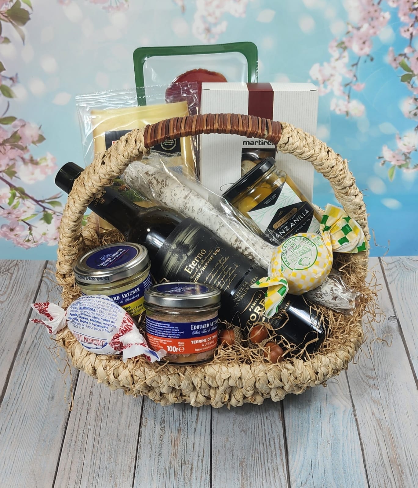 Подарочная корзина деликатесная "Старый свет"