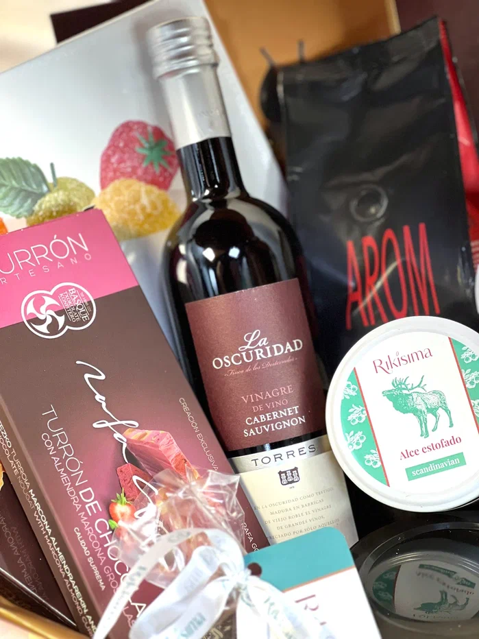 Подарочные корзины деликатесов премиум "Совершенство"