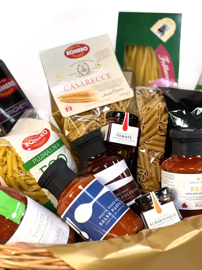 Подарочные корзины деликатесов премиум "Совершенство"