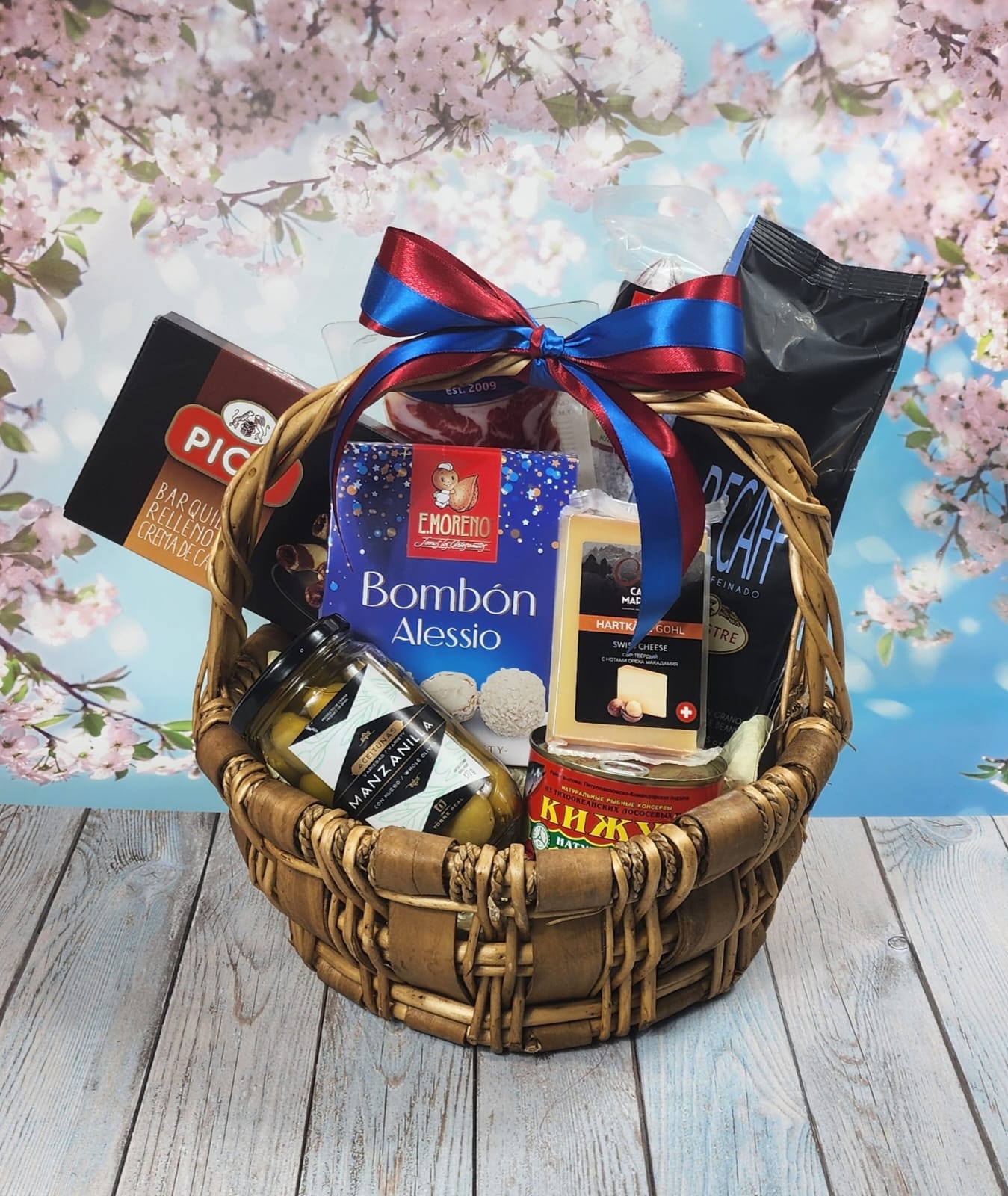 Подарочная корзина продуктовая "Восторг вкуса"