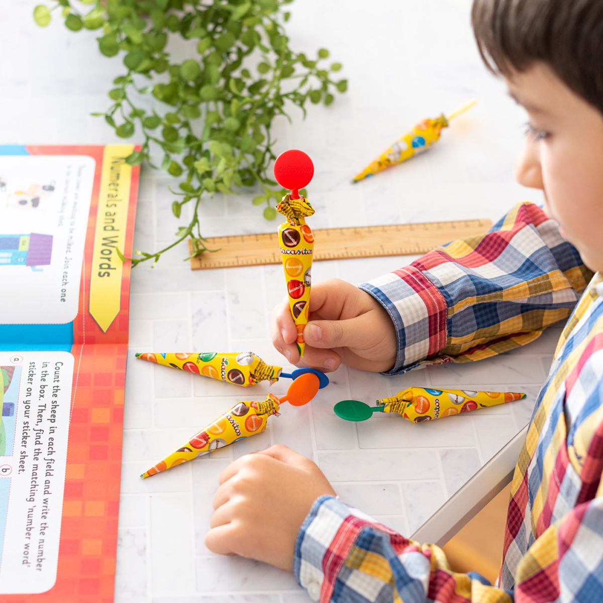 Набор зонтики с драже из молочного шоколада в сахарной глазури 5*11 гр