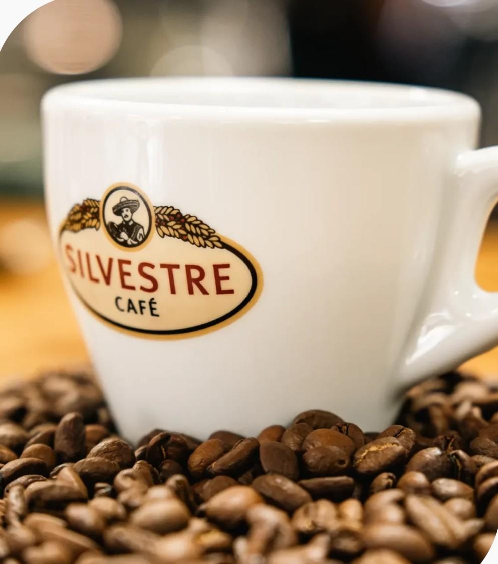 Чашка для кофе с блюдечком с логотипом Café Silvestre