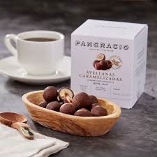 Luxury Box Конфеты из цельного карамелизированного миндаля с молочным и темным шоколадом