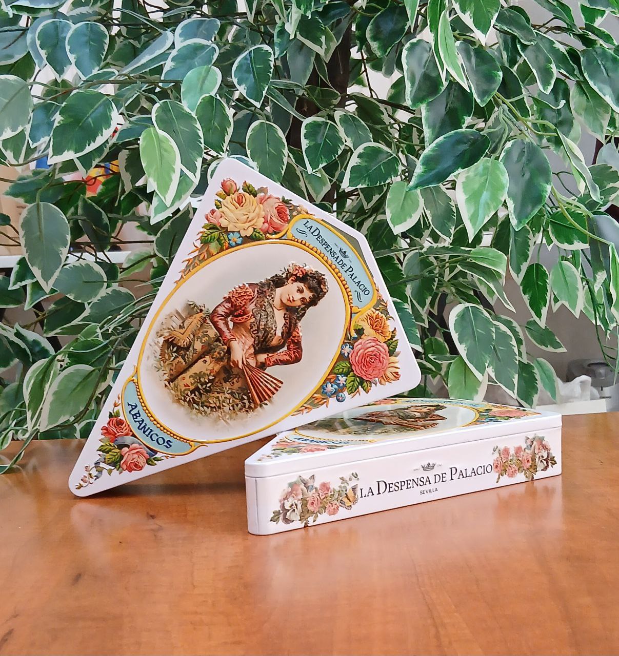 Шоколадные кластеры с фундуком и миндалем (картон. коробка)