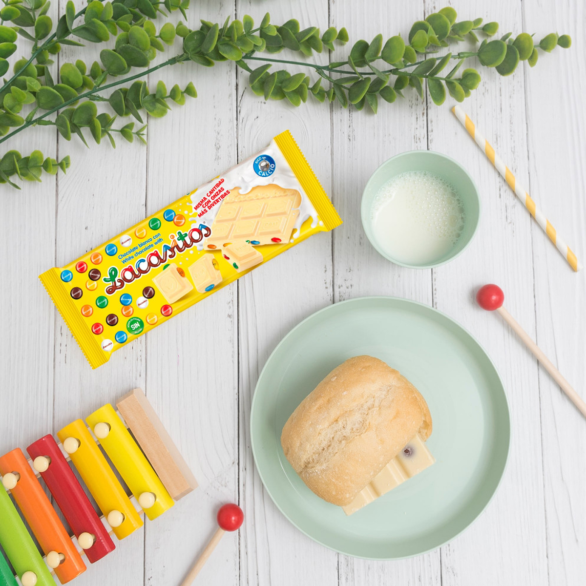 Белый шоколад с драже из молочного шоколада в цветной сахарной глазури 100 гр