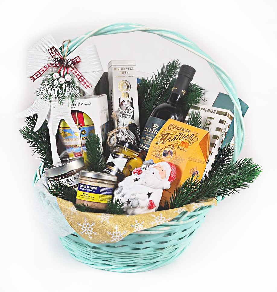 Новогодняя продуктовая корзина "Снег и шоколад"