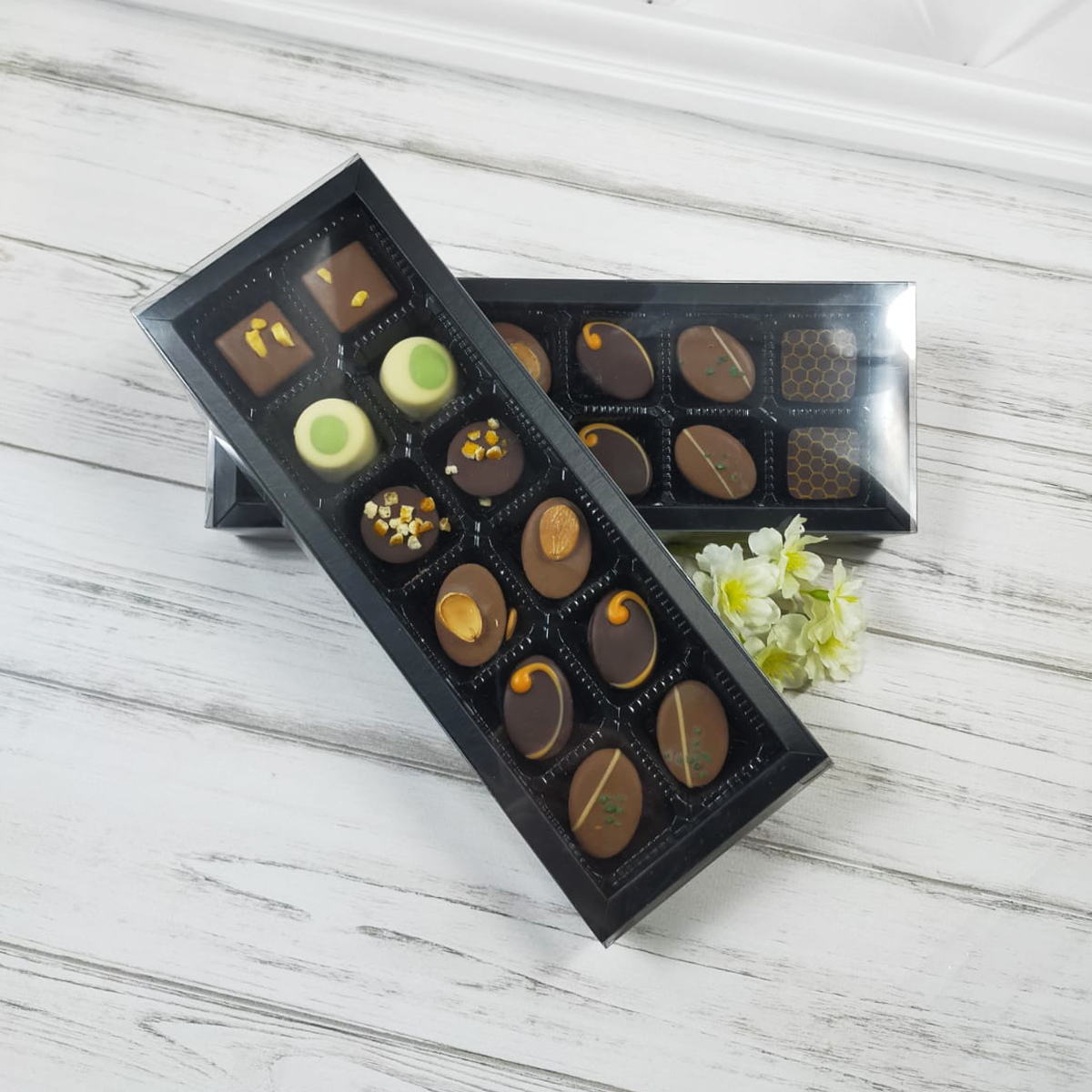 Конфеты ручной работы ассорти из темного и молочного шоколада 155 г