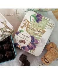 Шоколадные конфеты с трюфельной начинкой с ликером Марк де Кава в жестяной банке