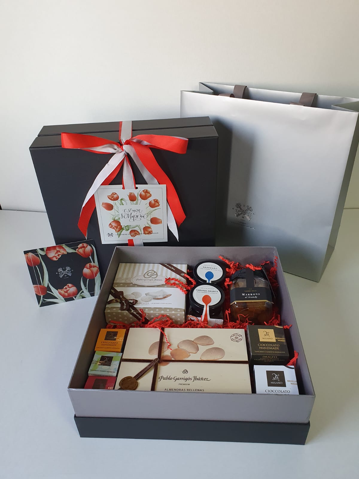 Корзина продуктовая на 8 Марта "Вкус весны"