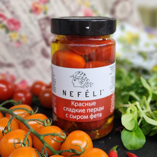 Перцы красные сладкие с сыром Фета 