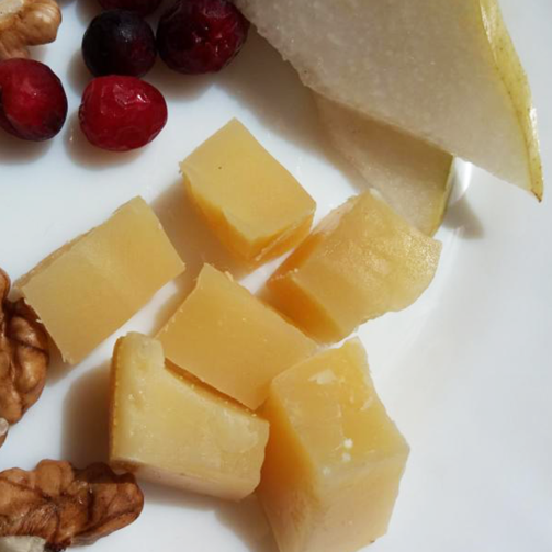 Сыр Примадонна красная твердый выдержанный 12 месяцев 