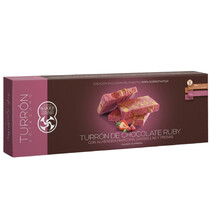 Туррон из рубинового шоколада с миндалем Маркона со смородиной и клубникой