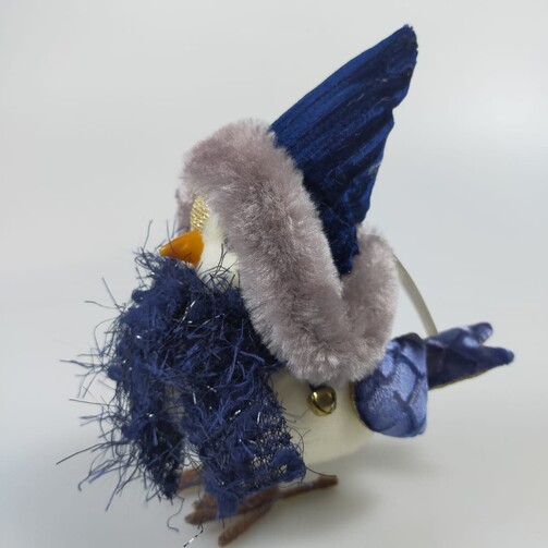 Птица синий шарф 