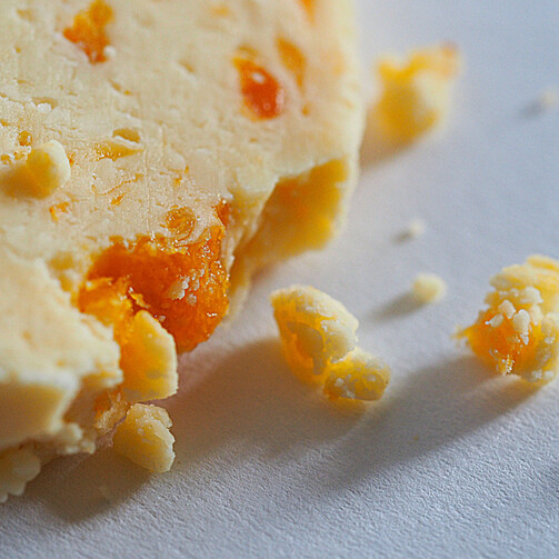 Сыр Ильчестер манго - апельсин 